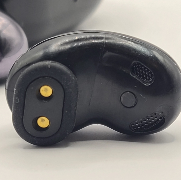 Brand New Buds Live Headphones TWS Bluetooth - Picture 7 of 12